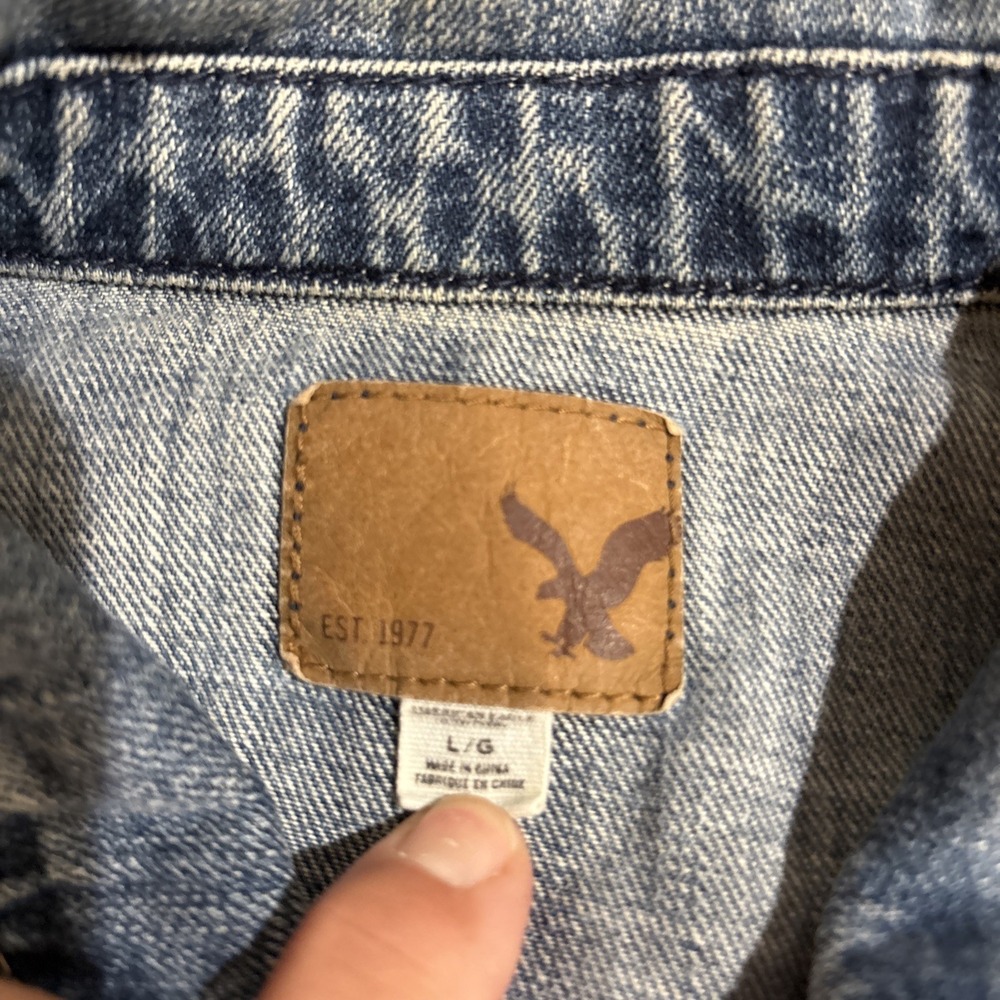 American Eagle Denim Jacket Women's Distressed Blue Jean Cropped Wash - Picture 3 of 7